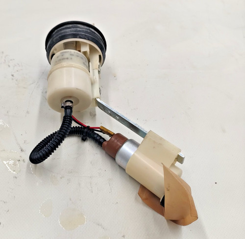 Petrol pump aprilia - pump, 400)