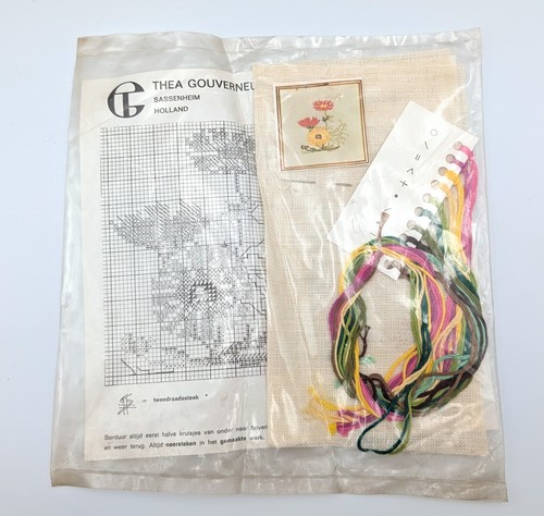 Vintage thea gouverneur cosmea - gouverneur,