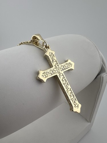Solid 9ct yellow gold - 9ct, cross