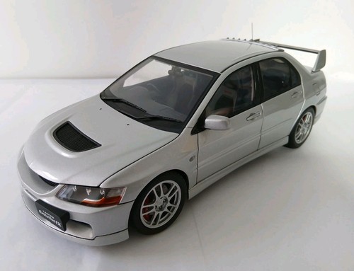 Autoart mitsubishi lancer - 1:18,