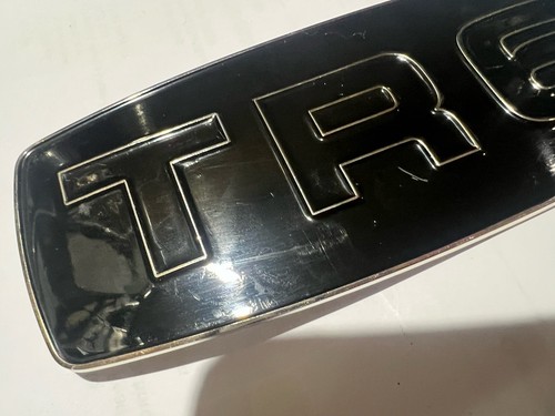 Triumph tr6 grille - grille, badge