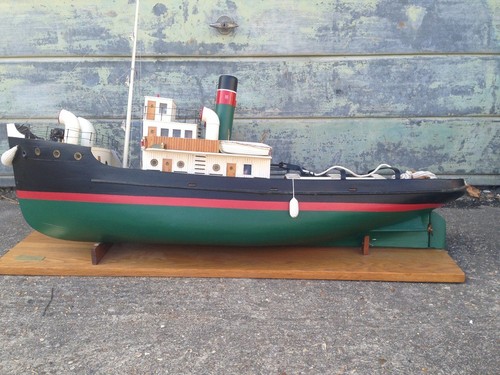 Lovely looking old model - , tug