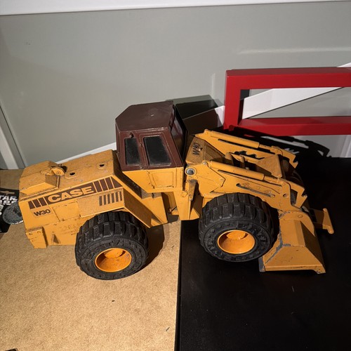 Ertl case w30 - wheeled, front