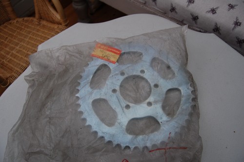 Suzuki gt380 rear sprocket - suzuki,