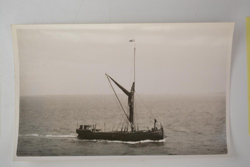 Thames sailing barge ena sea - thames,