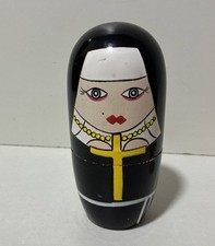 NEST OF 4 RUSSIAN DOLLS Fan toy