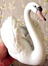 BEAUTIFUL LARGE LLADRO WHITE