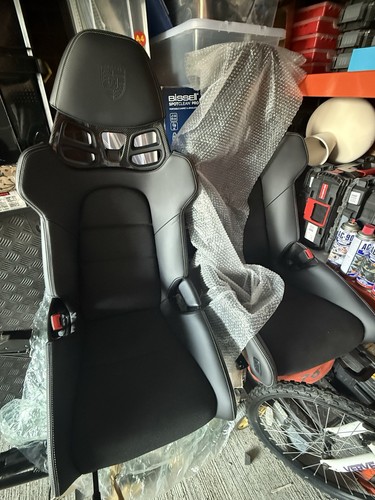 Porsche 918 carbon bucket - porsche,