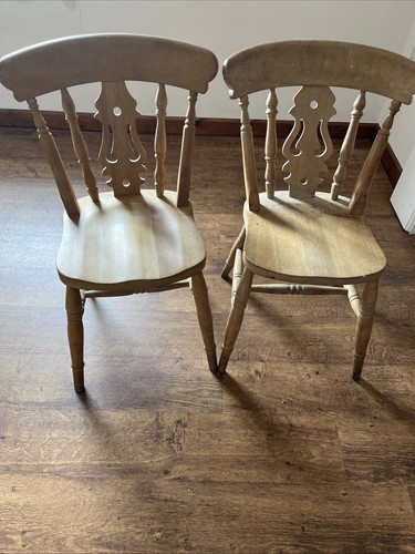 Pair fiddleback pine chairs - of,
