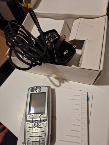 Motorola c975 new unused - motorola,