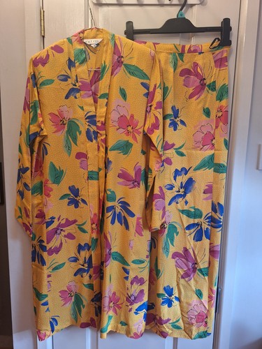 Nwt floral asian malaysian - nwt,