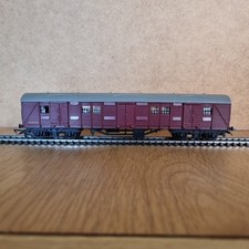 Tri-ang Railways R227 B.R. Utility Van (Maroon) with Opening Doors OO Gauge