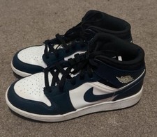 Nike air jordan mid - 1,