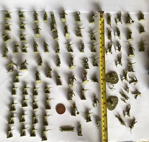 Vintage plastic toy soldiers