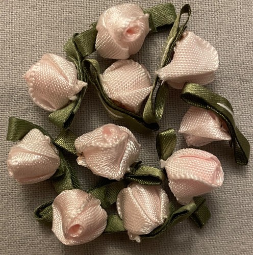 Small pale pink ribbon rosebud - pale,