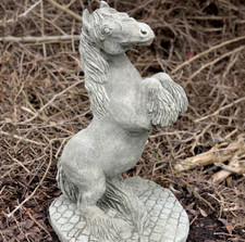 Garden prancing horse statue