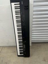 Yamaha CP40 Keyboard