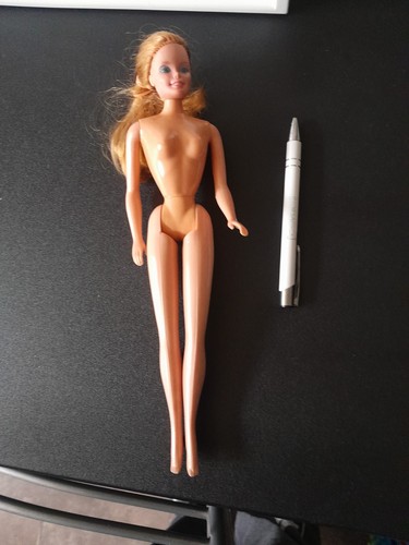 Vintage barbie doll twist n - doll-,