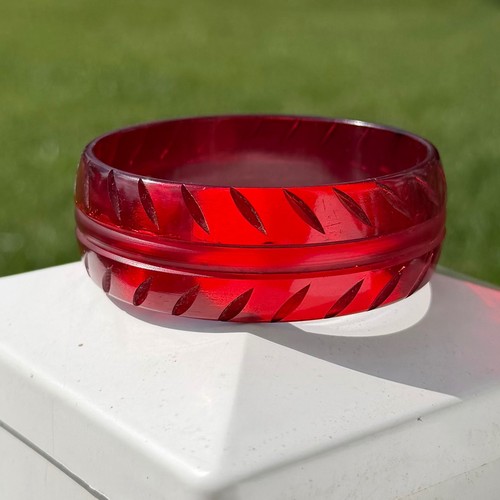 Vintage bakelite bangle - vintage,