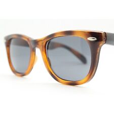 80s vintage wayfarer design