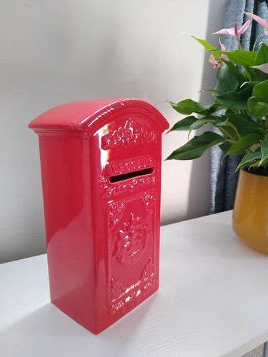 Red royal mail - post, letter