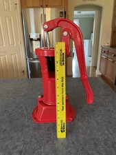 Vtg pitcher hand water - vtg~pitcher,