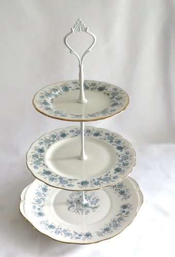 Vintage tier cake - 3-tier,