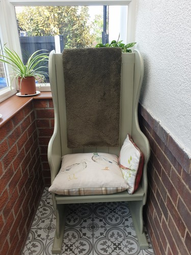 Monks bench lambing - monks, chair