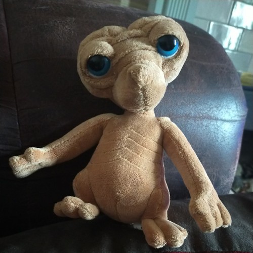 The extra terrestrial - extra,