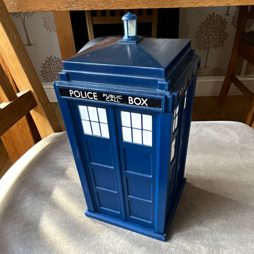 Doctor who tardis - tardis, police