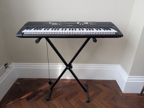 Yamaha 220 digital keyboard - ez-220,