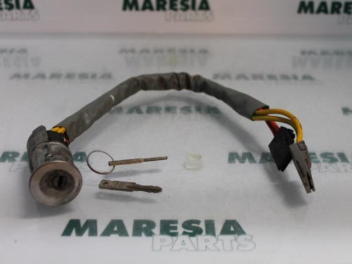 Lock cylinder for ignition