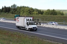 Truck Photo Renault Suitcase Truck Czech Republic White E SS Logistics #g5nm
