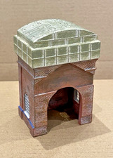 BACHMANN N GAUGE RED BRICK WATER TOWER - UNBOXED  IN VGC