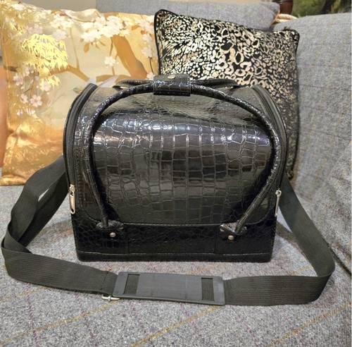 Black y2k faux croc - black,
