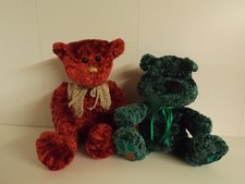 2 teddy bears - Chubbley green bear & dark red bear - for Xmas crafts?