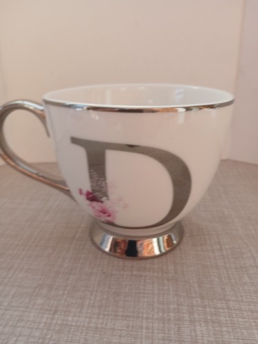 Fox ivy fine china - &,