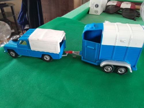 Corgi land rover and - land-rover, horse