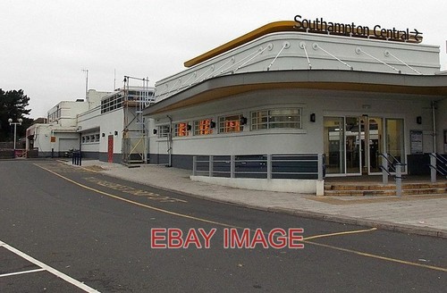 Photo southern entrance to - entrance,