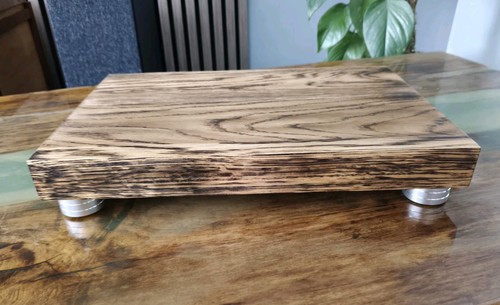 Solid oak audio - oak, isolation