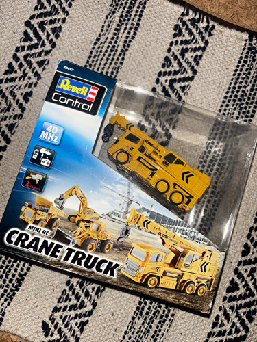 Revell mini crane truck - revell, rc