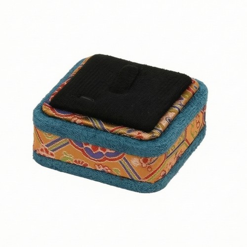 Band display stand padded - display,
