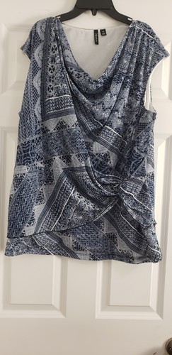 Relativity sleeveless cowl