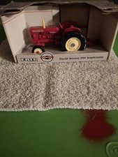  Ertl Vintage Tractors 1/32