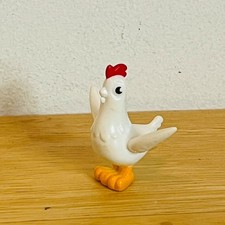 Chickaletta toy figure Paw