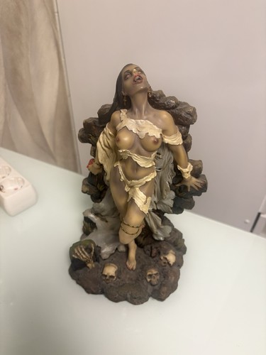 Fantasy vampire statue lady - fantasy,
