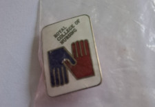 BADGE---ROYAL COLLAGE OF