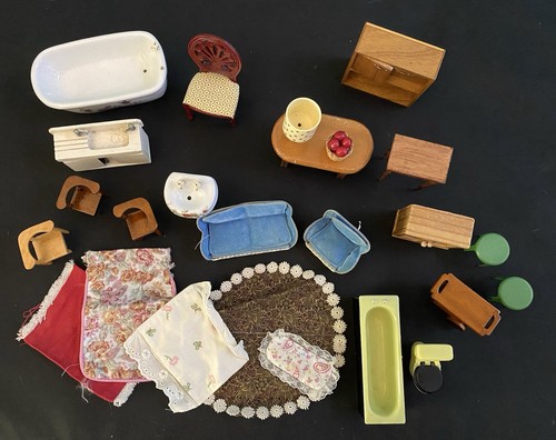Vintage dolls house accessory - dolls,