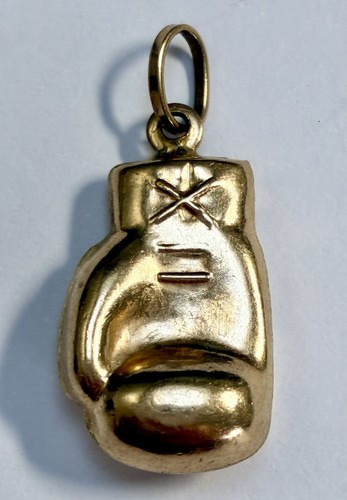 9ct yellow gold boxing - “9ct,