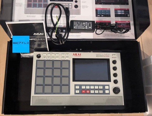 Akai mpc live - live, sampler